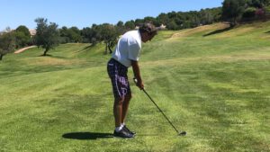 Un observador en el tee. "Un día de golf perfecto"