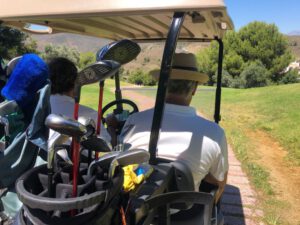 Un observador en el tee. "Un día de golf perfecto"