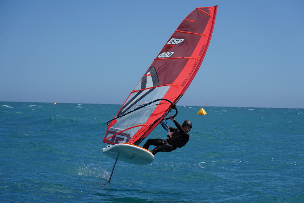 windsurfista malague - El windsurfista malagueño Antonio Medina, al Mundial de Garda, Italia