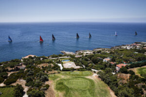 La regata costera del Mirpuri Foundation Sailing Trophy reorganiza la clasificación en la víspera de la salida de la segunda etapa hacia Alicante