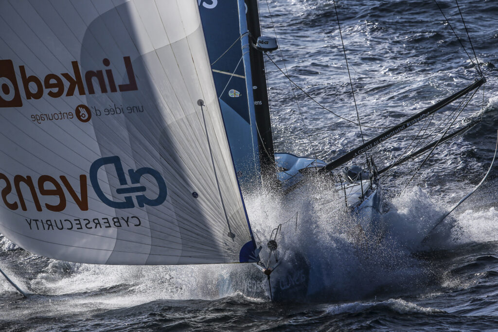 tripulaciones ocean - Las tripulaciones de The Ocean Race Europe luchan contra un feroz levante en Gibraltar en su ruta hacia el Mediterráneo