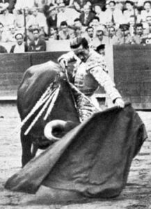 2 de Julio pero de 1939, Manolete “El Monstruo” Toma la Alternativa en La Real Maestranza de Sevilla