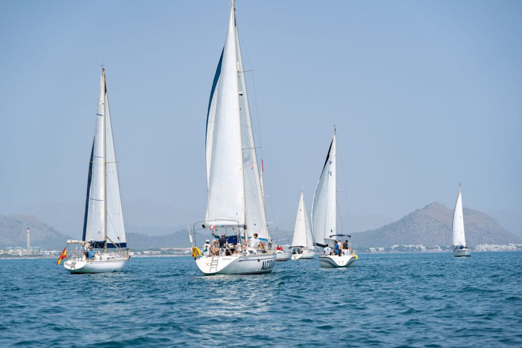 Más de cien regatistas luchan por la victoria en la Regata Mare de Déu d’Agost de Can Picafort regatistas regata - Más de cien regatistas luchan por la victoria en la Regata Mare de Déu d’Agost de Can Picafort
