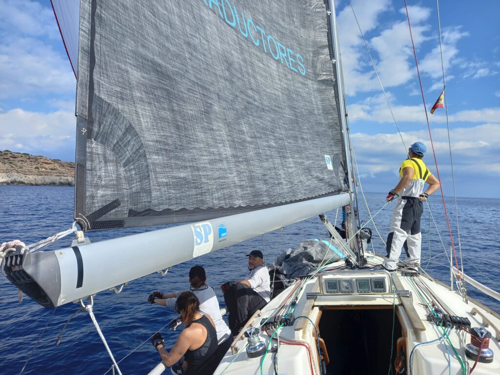 El tradicional Trofeo Hispanidad ha reunido este fin de semana a 18 embarcaciones en la travesía Palma-Andratx-Palma tradicional trofeo - El tradicional Trofeo Hispanidad ha reunido este fin de semana a 18 embarcaciones en la travesía Palma-Andratx-Palma