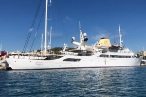 The Crown desembarca en el Club de Mar Mallorca