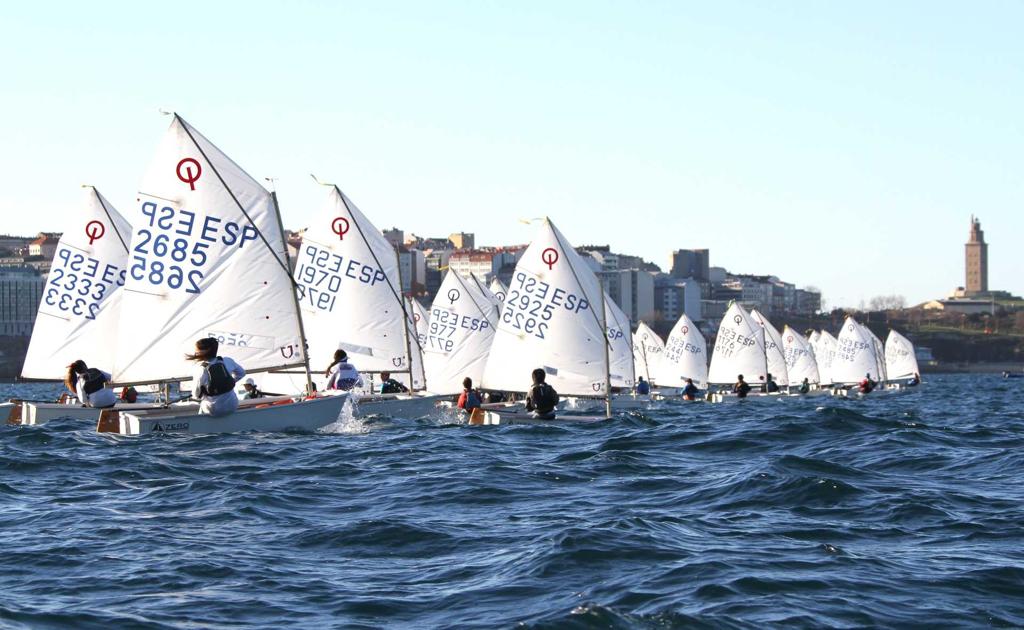 4 salidas nulas con 150 optimist en línea de salida; MEETING GADIS-SEMANA ABANCA meeting optimist - 4 salidas nulas con 150 optimist en línea de salida; MEETING GADIS-SEMANA ABANCA