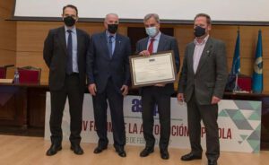 Nombramiento de Carlos Sáinz, personaje ilustre de la automoción española