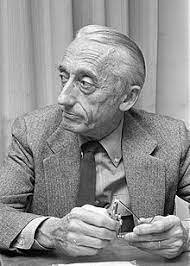Jacques Yves Cousteau; si seguimos vertiendo basura al mar, nos convertiremos en basura