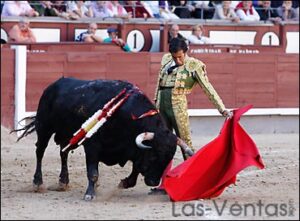 Juan Mora sale a hombros y Jesulín y Litri a la enfermería