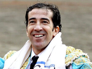Juan Mora sale a hombros y Jesulín y Litri a la enfermería