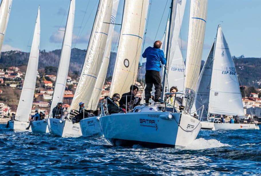 Los J80 gallegos abren su año regatero en Baiona con las miras puestas en Mundial