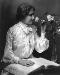   Helen Keller nació en Junio de 1880 en Tuscumia, Alabama