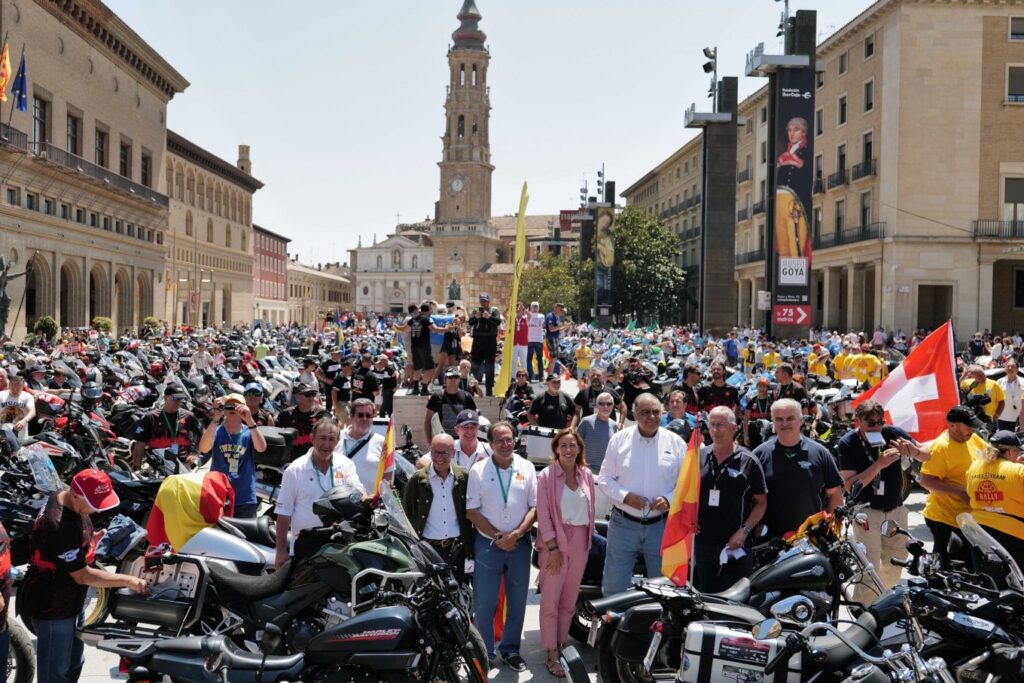 zaragoza cerca - Llenan Zaragoza cerca de mil motos del FIM Rally