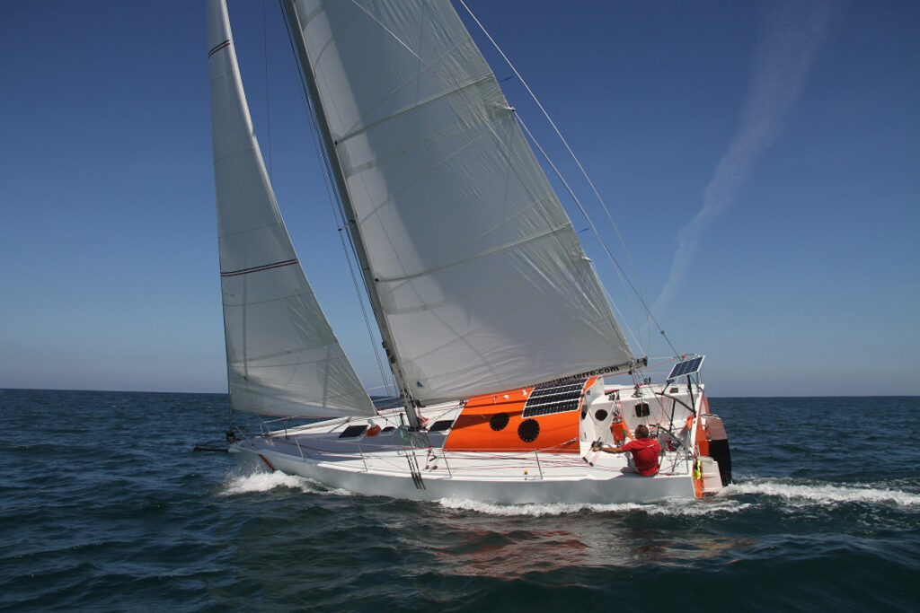 keyser solarwind - SolarWind 34′, el barco “solar” de De Keyser para ganar la aventura