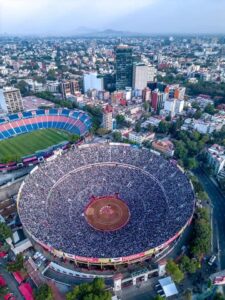 Lleno impresionante en la Monumental Plaza México