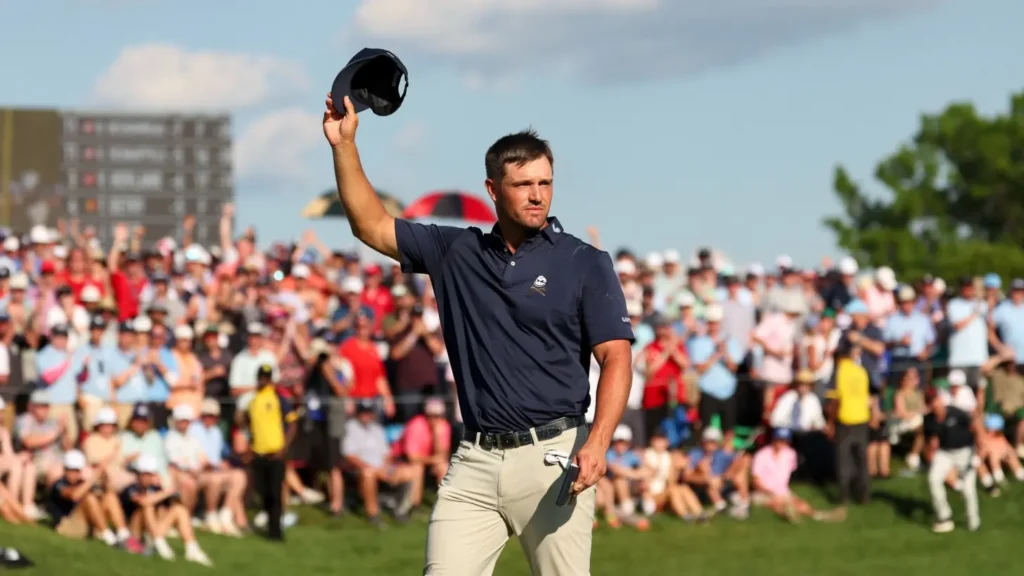 EL CARGO DEL DOMINGO DE BRYSON SE QUEDA CORTO EN LA PGA