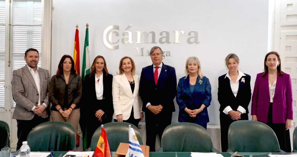 LA EMBAJADORA DE URUGUAY VISITA LA CÁMARA DE COMERCIO mara comercio - LA EMBAJADORA DE URUGUAY VISITA LA CÁMARA DE COMERCIO