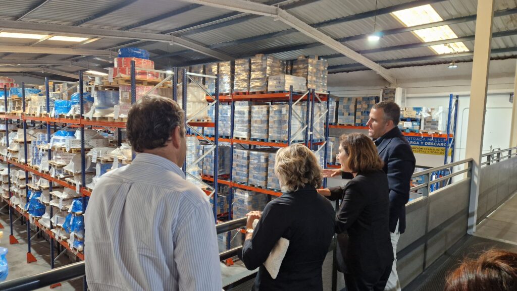 La consejera de Empleo, Empresa y Trabajo Autónomo de la Junta de Andalucía, Rocío Blanco, ha visitado la sede de LY Company Group, en Alhaurín de la Torre. empresa blanco - La consejera de Empleo, Empresa y Trabajo Autónomo de la Junta de Andalucía, Rocío Blanco, ha visitado la sede de LY Company Group, en Alhaurín de la Torre.