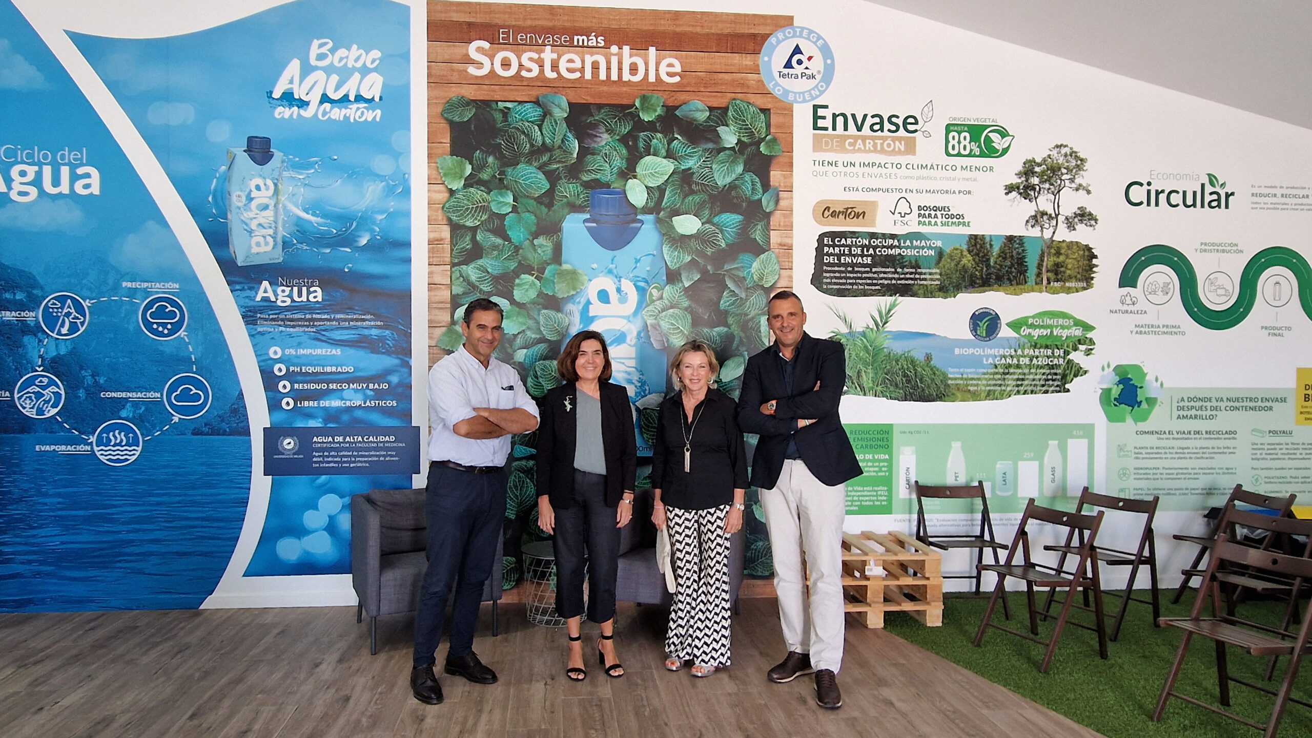 La consejera de Empleo, Empresa y Trabajo Autónomo de la Junta de Andalucía, Rocío Blanco, ha visitado la sede de LY Company Group, en Alhaurín de la Torre.