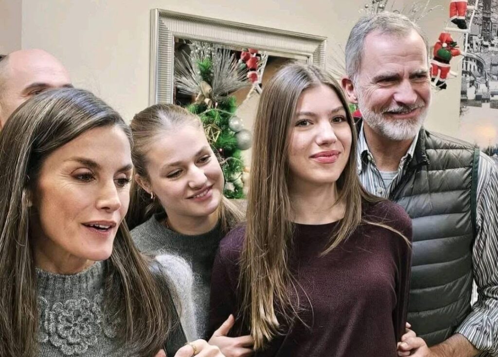 “No olvide, Señor, que debe usted el Trono a Franco y no al enloquecido Sánchez” olvide debe - “No olvide, Señor, que debe usted el Trono a Franco y no al enloquecido Sánchez”
