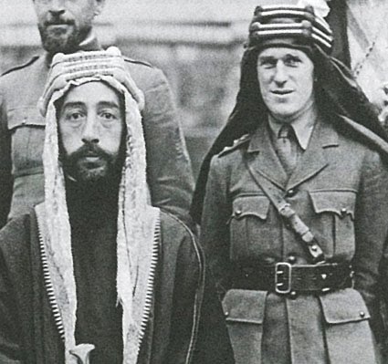 Donald Trump no solo estrechó, sonriente, su mano en Riad