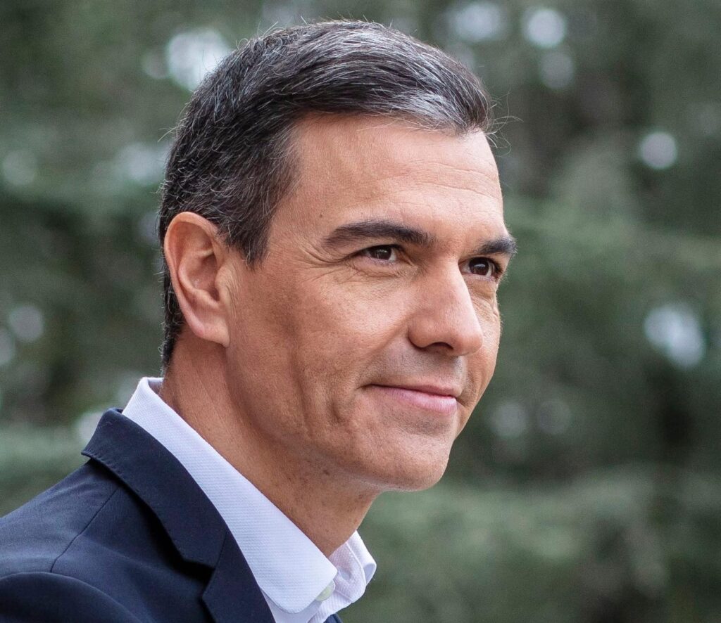 quina fango - «La Máquina del Fango» estaba bajo la cama del jefe maquillado y vestido de Armani, que ocupa la Moncloa.