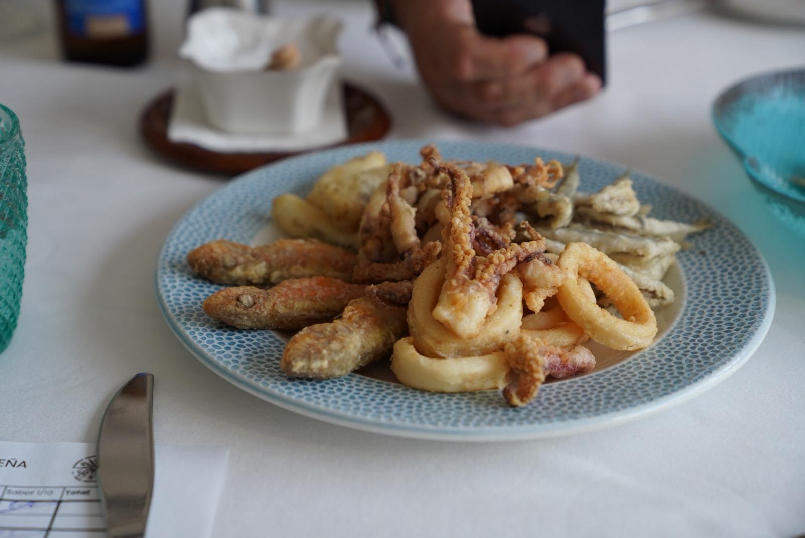La Plata Casa Matilde, de Benajarafe, prepara la mejor fritura malagueña de toda la provincia