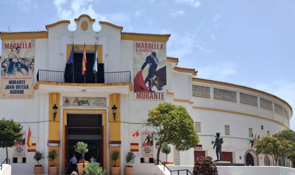 «Bailando con toros» — Manuel Recio Abad toros manuel - «Bailando con toros» — Manuel Recio Abad