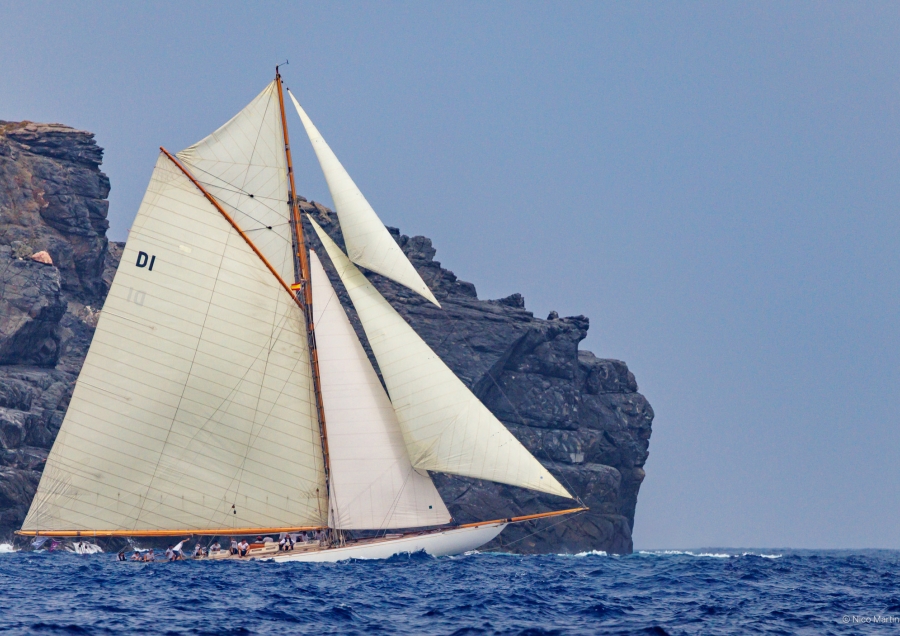 La falta de viento y la calima frustran el inicio de la Copa del Rey Repsol de Barcos de Época copa falta - La falta de viento y la calima frustran el inicio de la Copa del Rey Repsol de Barcos de Época