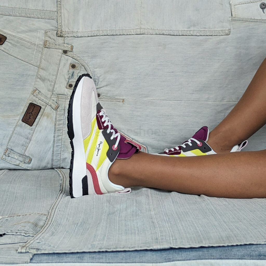 Under Armour, LEGO, Puma y Pepe Jeans revientan precios en Amazon: chollos desde 11 euros skechers summits - Under Armour, LEGO, Puma y Pepe Jeans revientan precios en Amazon: chollos desde 11 euros