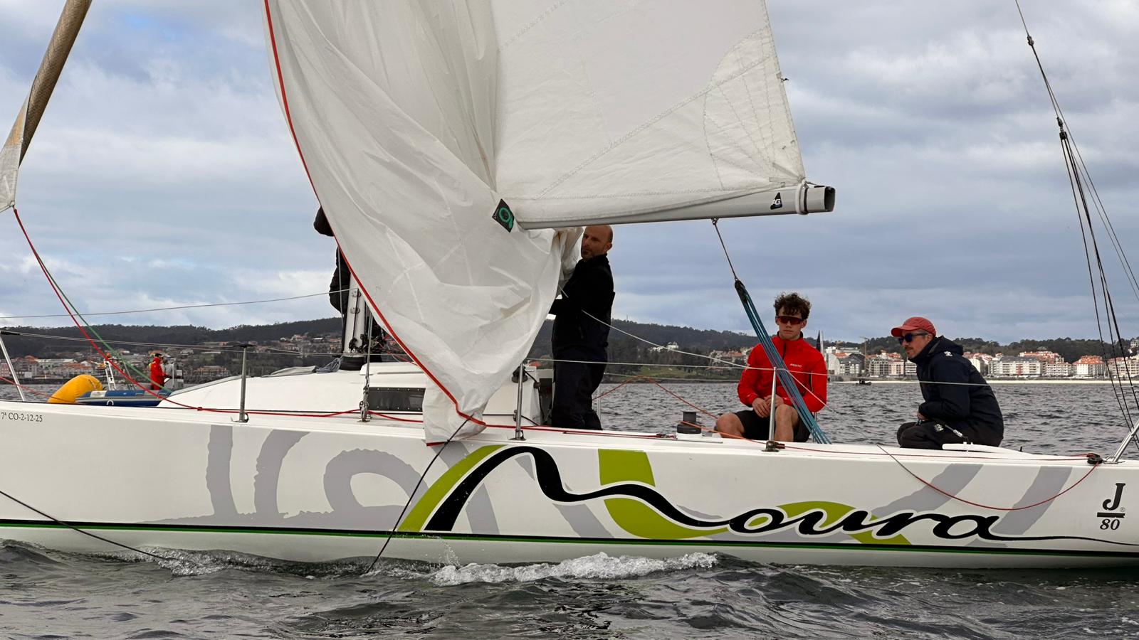 El “Bribon” se adjudica el Trofeo Xacobeo tras dos intensas jornadas de regatas en Sanxenxo 