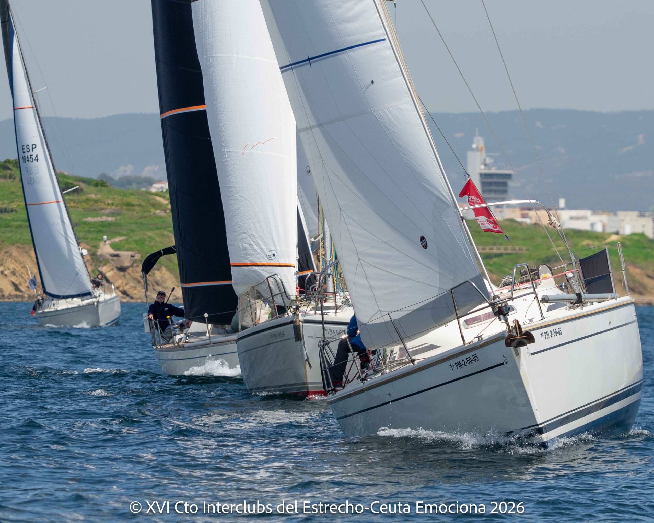 La 4ª prueba del Interclubs del Estrecho-Ceuta Emociona reúne a 35 embarcaciones en La Línea