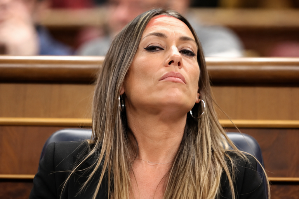 independentismo cabe - En el independentismo no cabe un tonto más.