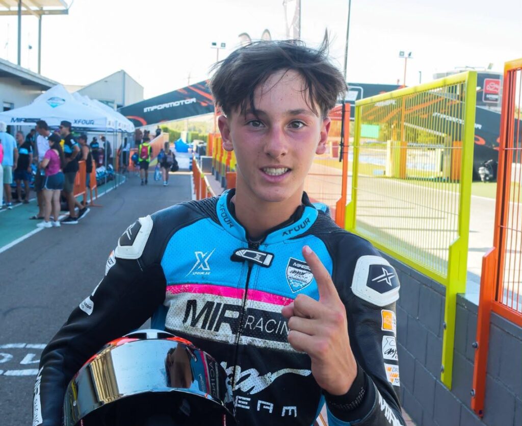 El joven piloto malagueño Ares Aragón, convierte un fin de semana imposible en el circuito de Villena, en «una demostración de talento y carácter». joven piloto - El joven piloto malagueño Ares Aragón, convierte un fin de semana imposible en una demostración de talento y carácter en Villena