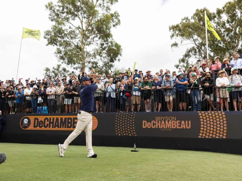 dechambeau crushers - DeChambeau y Crushers GC terminan terceros en el LIV Golf UK presentado por JCB.