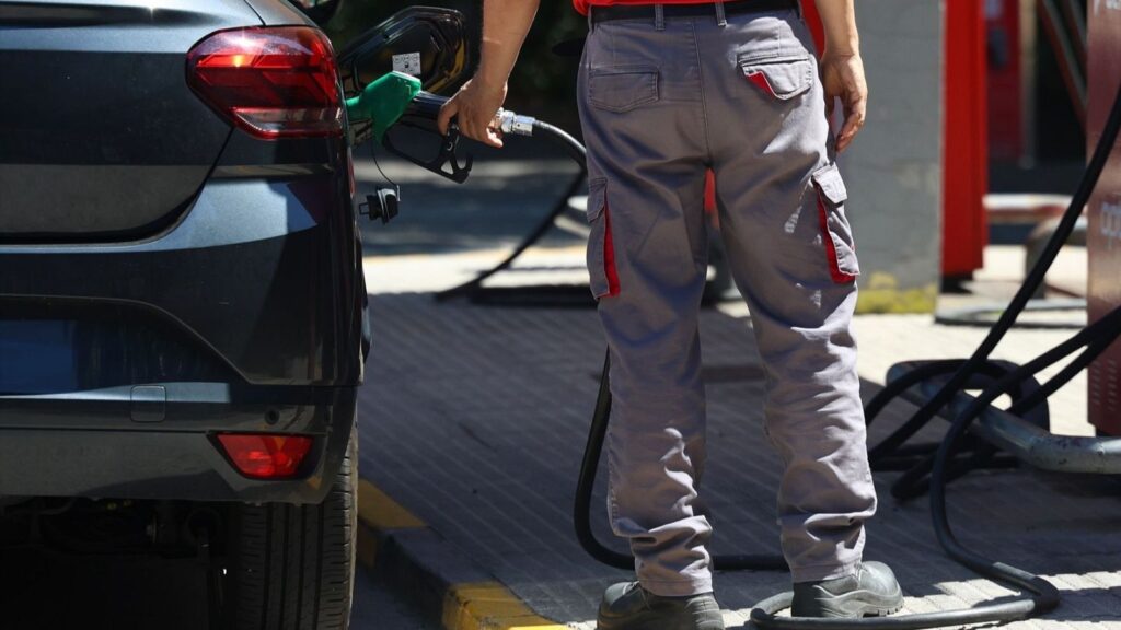 El descuento a la gasolina se eleva a 20 céntimos e iguala al del diésel: así quedan las ayudas a combustibles en octubre gasolina descuento - El descuento a la gasolina se eleva a 20 céntimos e iguala al del diésel: así quedan las ayudas a combustibles en octubre