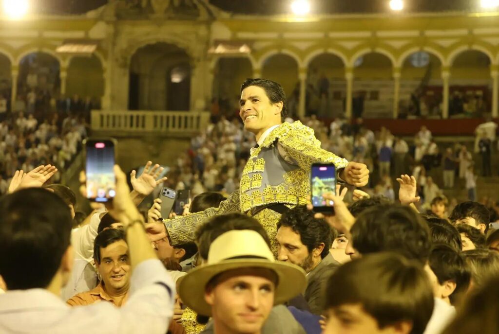 Ha ocurrido algo en La Maestranza y nos lo cuenta Manuel Recio Abad eterna escuela - La eterna escuela sevillana y «Pablo Aguado»