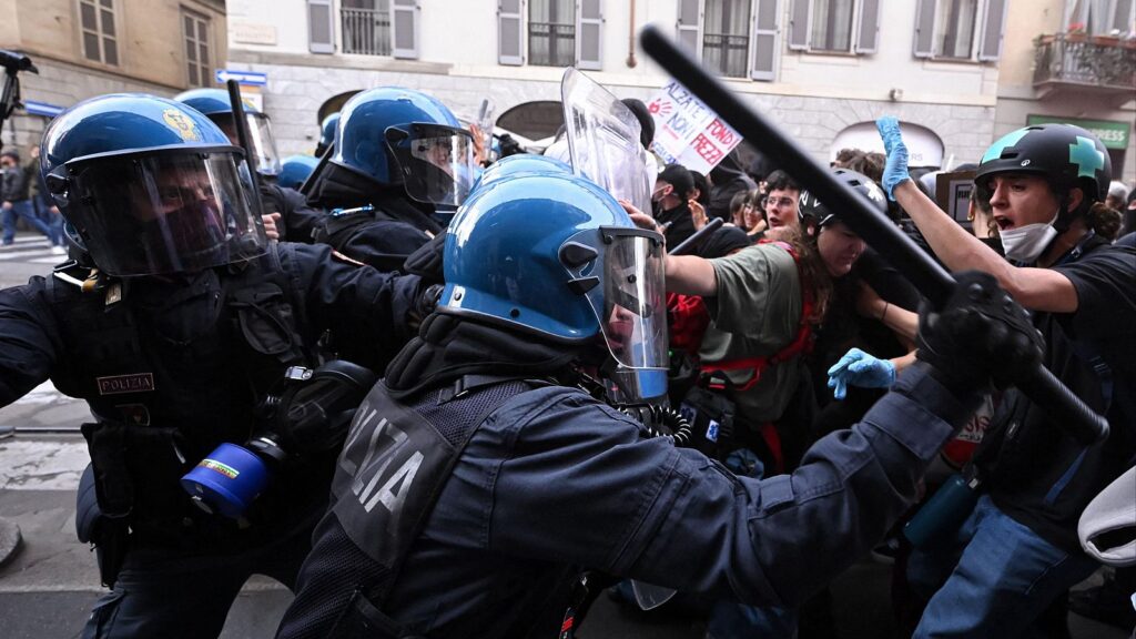Meloni aprueba nuevas leyes antidisturbios para detener a menores de hasta 14 años tras la violencia vivida en Milán antidisturbios meloni - Meloni aprueba nuevas leyes antidisturbios para detener a menores de hasta 14 años tras la violencia vivida en Milán