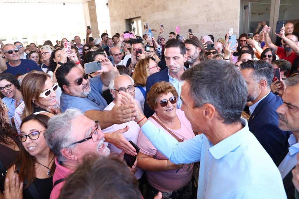 El CIS, el muro de Sánchez y el dañino mal perder que se ve venir. muro nchez - El CIS, el muro de Sánchez y un mal perder que se ve venir.