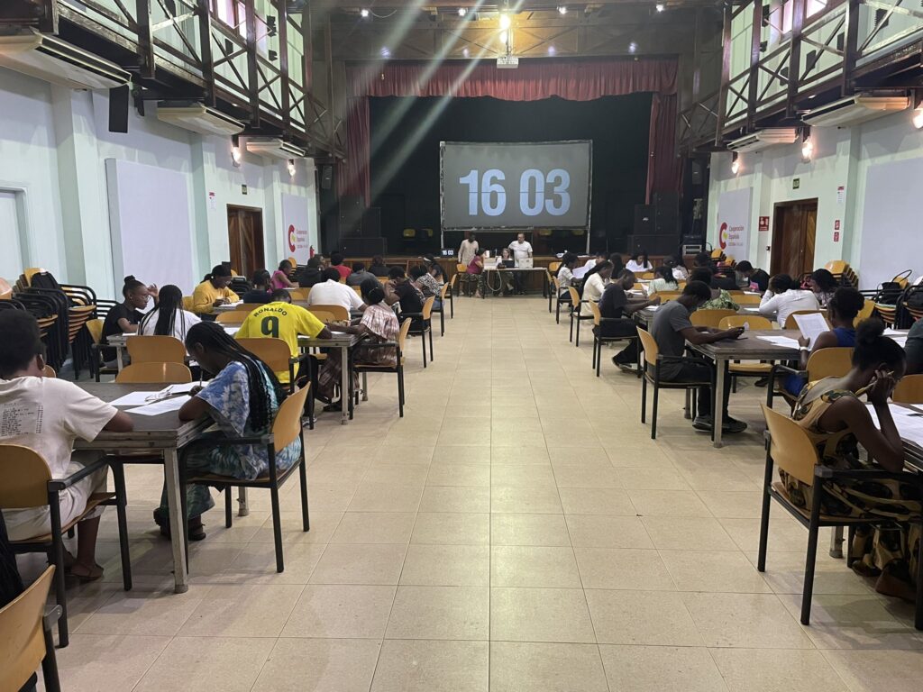juventud espa - Juventud española — El futuro está en vuestras manos.