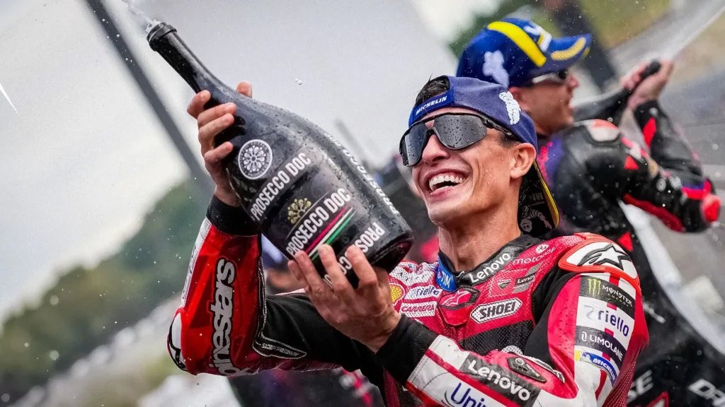 Solo dos puntos: Márquez culmina el doblete en Motegi y aprieta a Martín solo puntos - Solo dos puntos: Márquez culmina el doblete en Motegi y aprieta a Martín