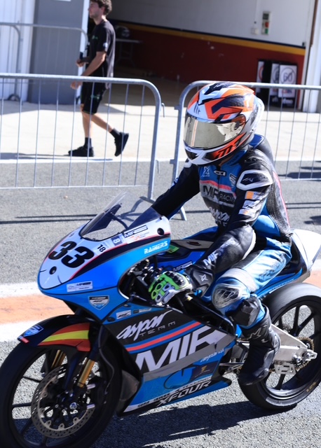 arag piloto - El piloto malagueño Ares Aragón Aragón, dará un salto de dos categorías con un wildcard para competir en Promo3 en el Circuito de Jerez